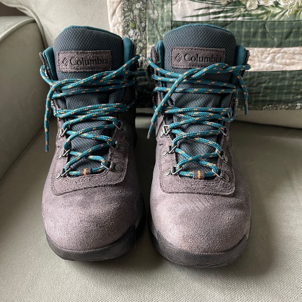 Columbia Newton Ridge Plus Waterproof Amped Shark/ River Blue W10